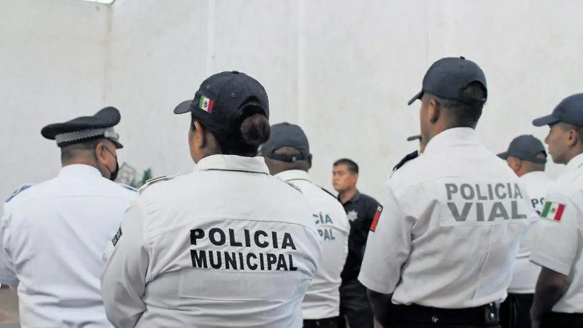 Policías municipales